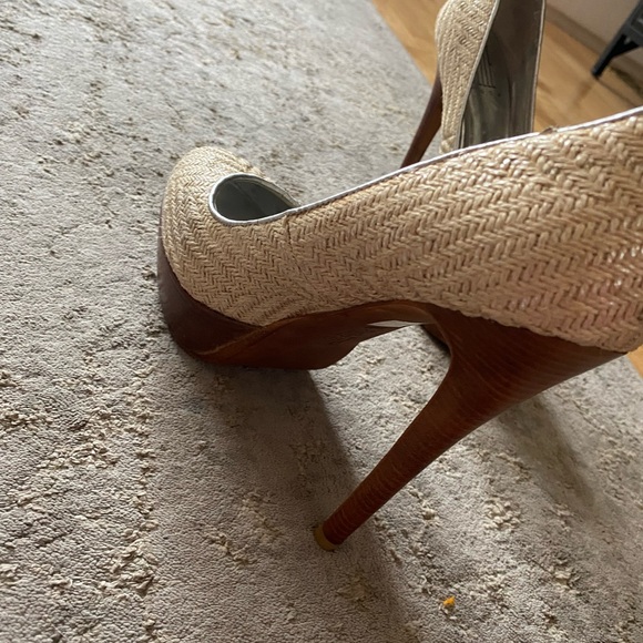PELLE MODA beige high heels size 7 1/2 - Picture 4 of 14